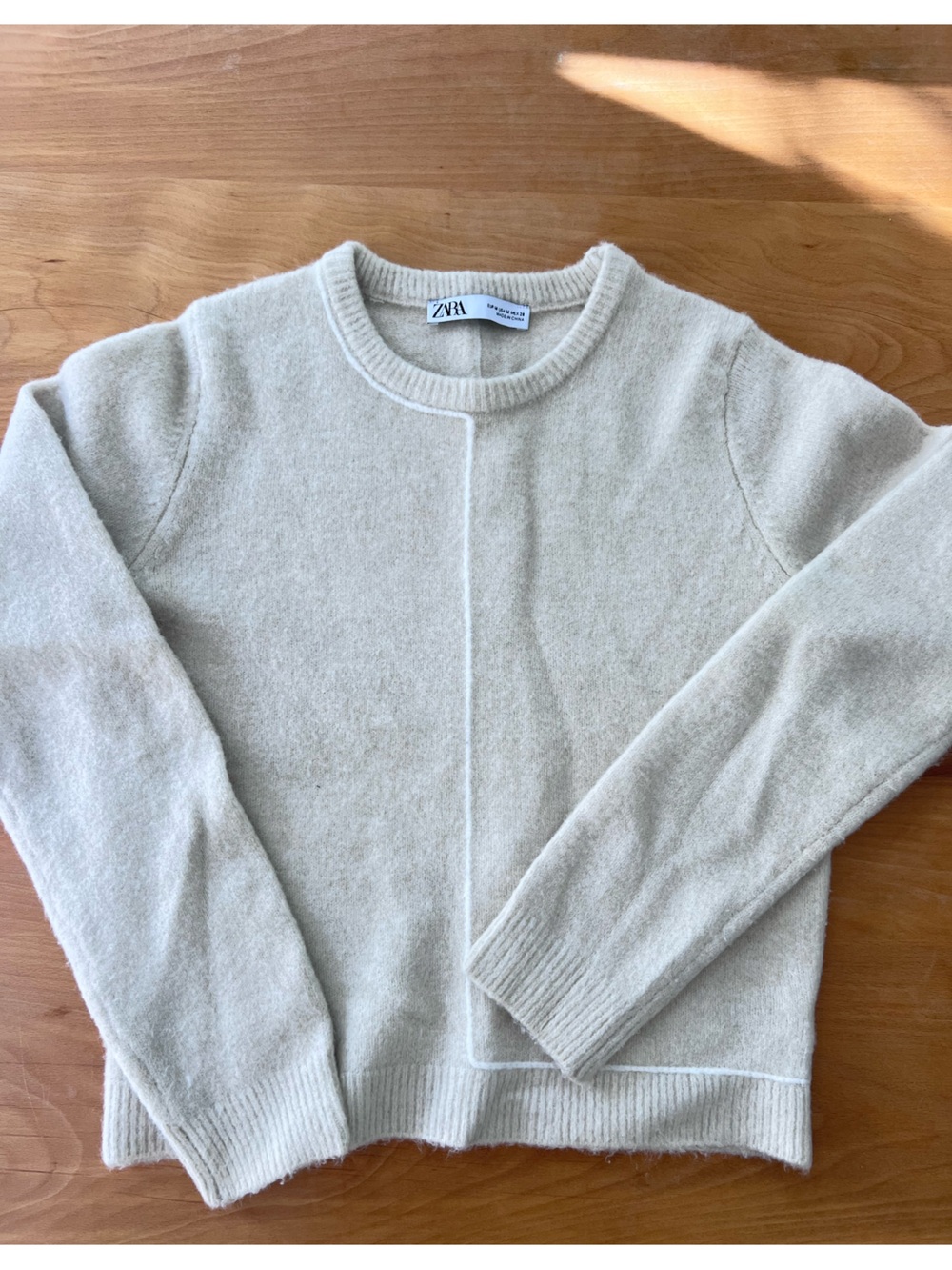ZARA women’s Off-White Crewneck Sweater size medium